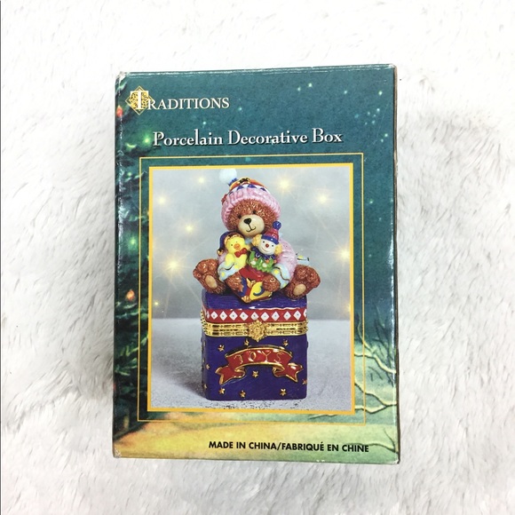 Traditions Porcelain Decorative Box - Picture 4 of 6